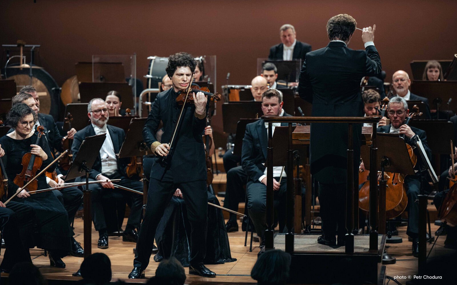 Jakub Hrůša, Augustin Hadelich, Czech Philharmonic - Suk, Sibelius